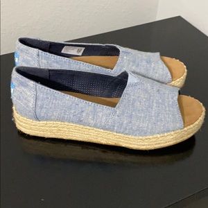 Toms open toed wedges